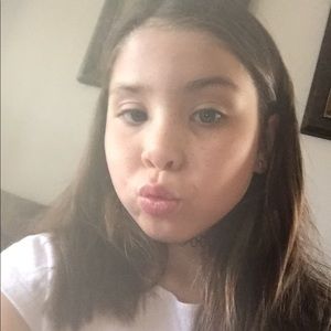 Meet your Posher, Alivia